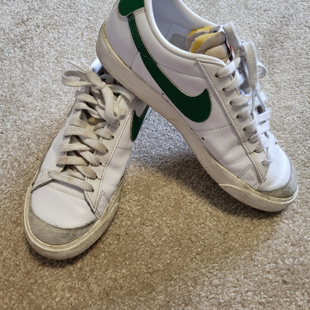 Nike White and Green Women's Sneakers